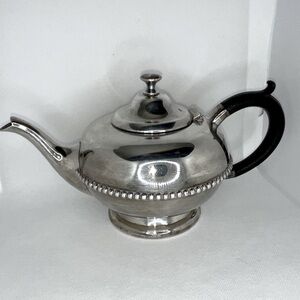 Vintage Mid Century Victoria Plate Silverplate Teapot‎